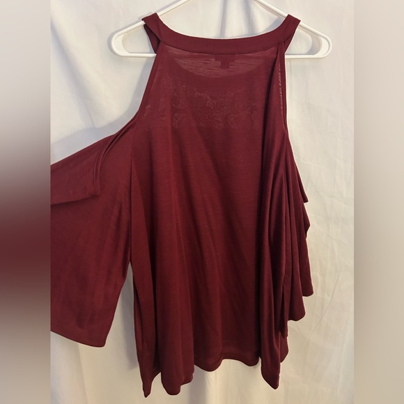 Torrid cold shoulder lace bell sleeve blouse - Picture 4 of 4